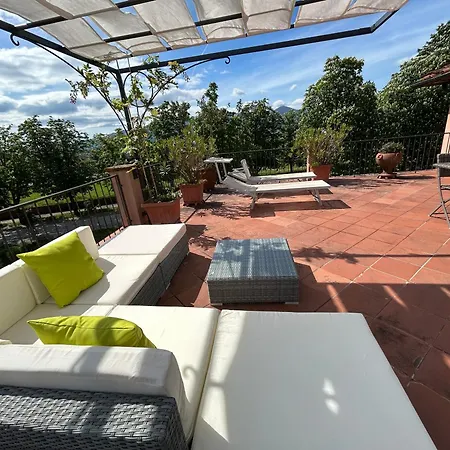 La Terrazza Fra Le Torri Lucques